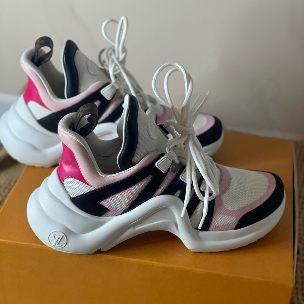 LV sneakers - Picture 3 of 3
